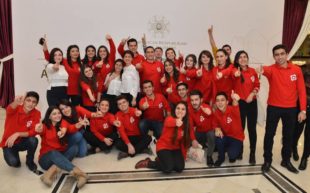 Baku hosts forum of student volunteers