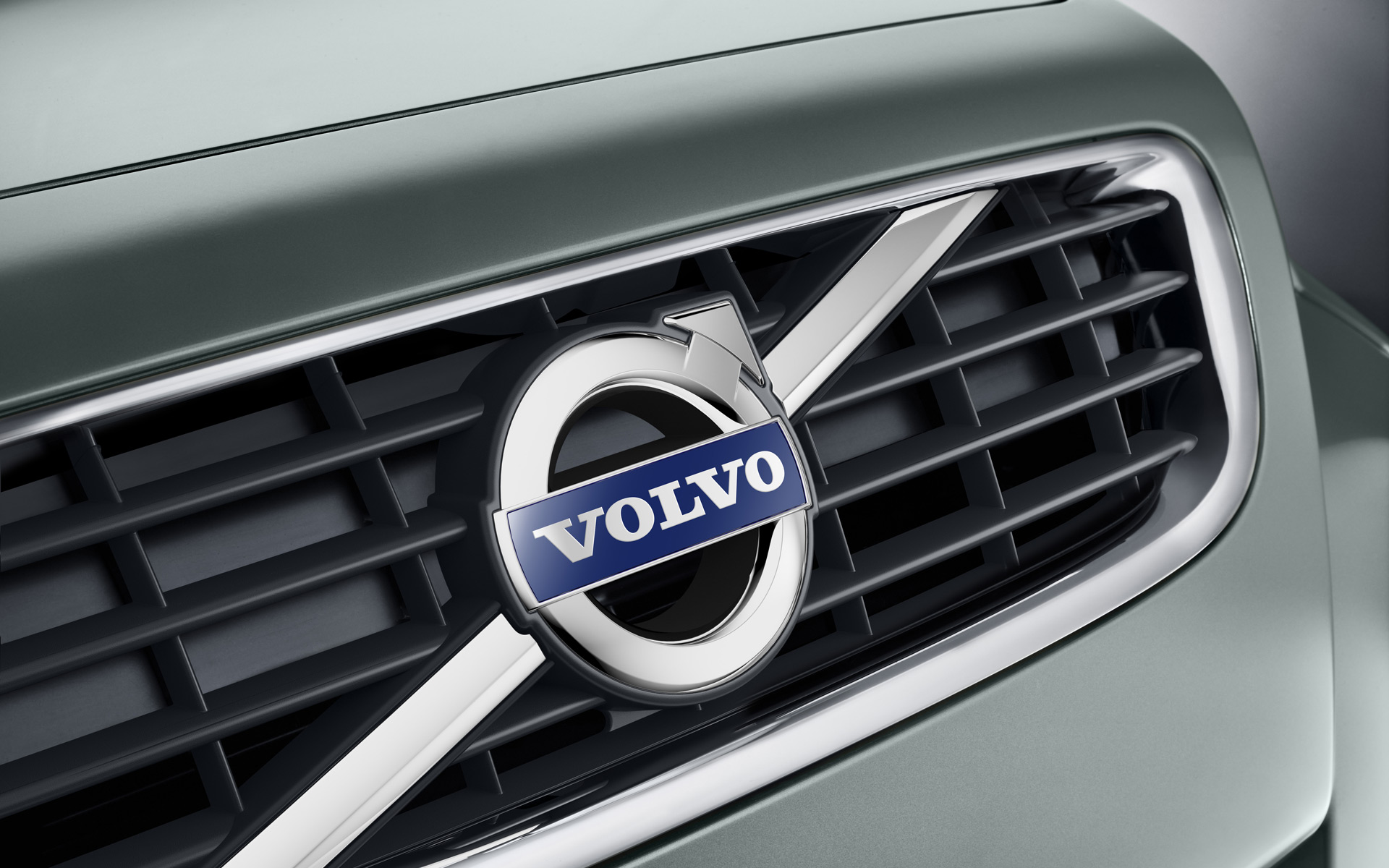 Volvo resumes trucks production in Iran