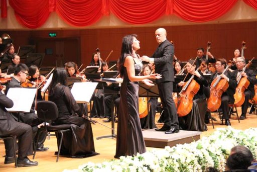 Azerbaijani conductor performs in Beijing