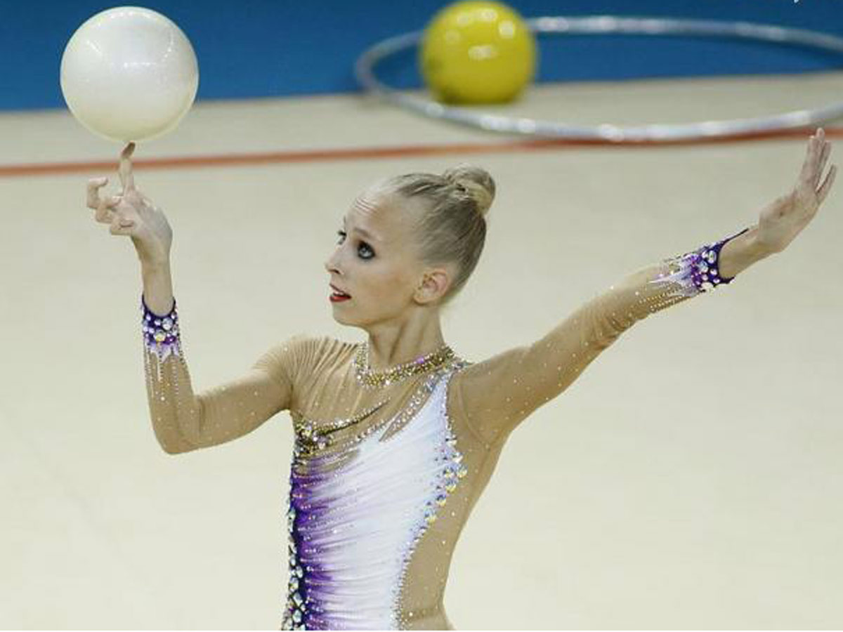 Russian gymnast grabs gold medal in rhythmic gymnastics