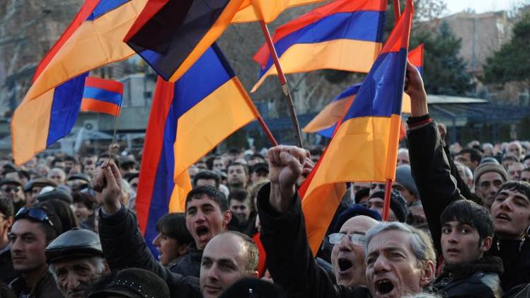 Armenians stage disobedience rally