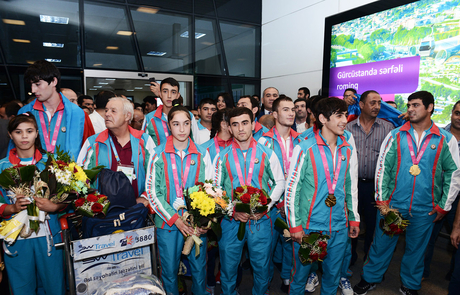 Azerbaijani Olympic winners return home